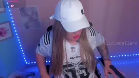 Jennyfer online show from August 2, 8:45 pm