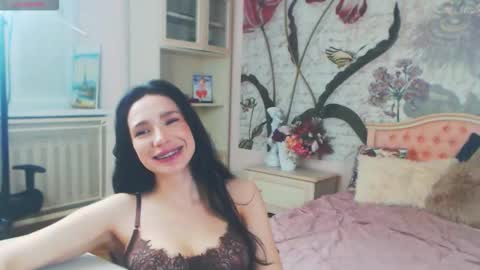 Veronica online show from March 2, 4:14 pm