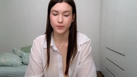 Snapshot of alicianoveli chatting on February 7, 12:28 pm alicianoveli online show from February 7, 12:28 pm