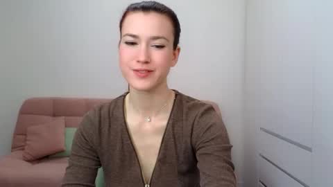 Snapshot of alicianoveli chatting on September 16, 8:11 am alicianoveli online show from September 16, 8:11 am