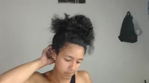 Snapshot of alicie_sexy_hot_20 chatting on March 11, 5:13 am ana online show from March 11, 5:13 am