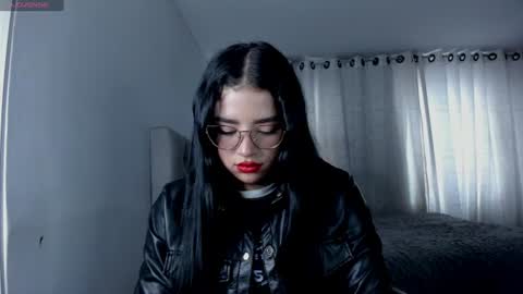 aliice_walker_ online show from June 18, 10:03 pm
