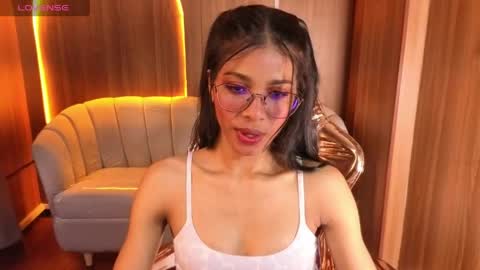 alina_b_ online show from May 4, 8:12 pm