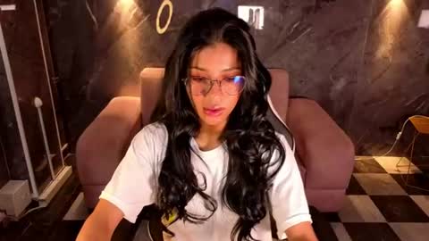 alina_b_ online show from July 13, 1:01 pm