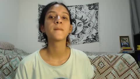 Snapshot of alinawoolf_ chatting on December 19, 2:56 am  Ali  online show from December 19, 2:56 am