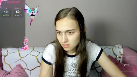 Snapshot of alisa__kelly chatting on October 3, 1:11 am alisa__kelly online show from October 3, 1:11 am
