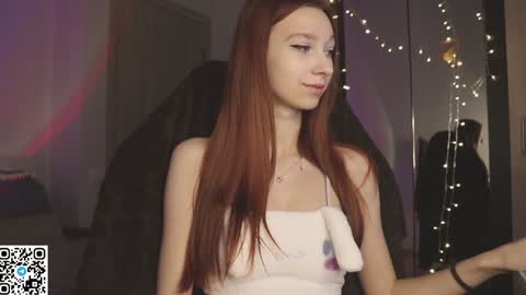 Snapshot of alisaa_01 chatting on January 17, 3:23 am Alice Fansly Alisa01 online show from January 17, 3:23 am