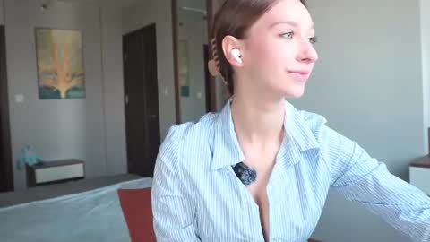 Alice                                   Fansly Alisa01 online show from June 27, 2:56 am