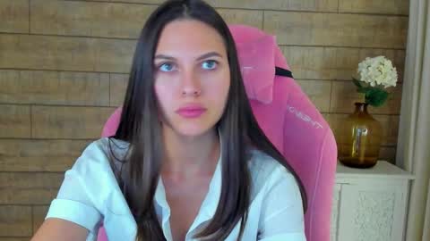 Snapshot of alisaversailles chatting on September 29, 4:45 pm AlisaVersailles online show from September 29, 4:45 pm