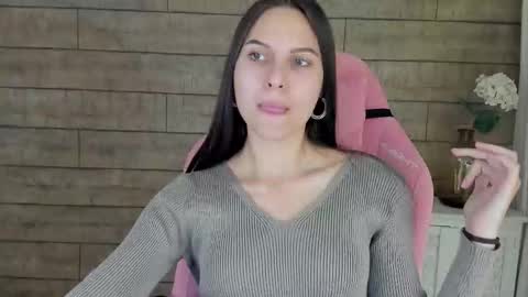 Snapshot of alisaversailles chatting on October 7, 4:44 pm AlisaVersailles online show from October 7, 4:44 pm