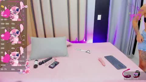 alise_mason online show from August 6, 5:25 am