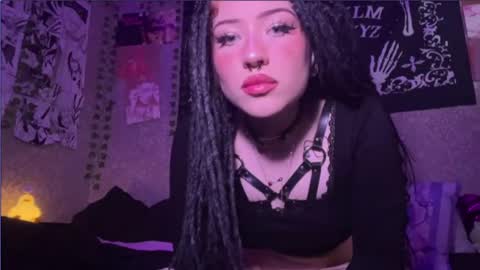 alisha_sky_ online show from May 25, 8:35 am