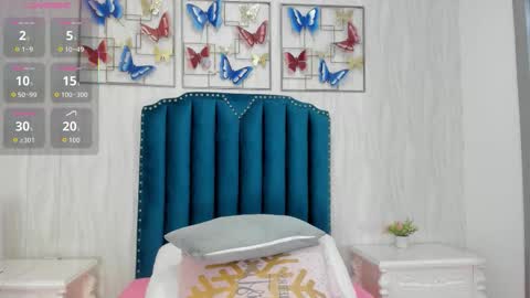 Alison online show from December 19, 7:50 pm