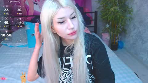 Snapshot of alison_moonlight chatting on January 17, 7:38 pm Alison online show from January 17, 7:38 pm