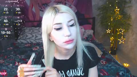 Snapshot of alison_moonlight chatting on December 29, 10:47 pm Alison online show from December 29, 10:47 pm