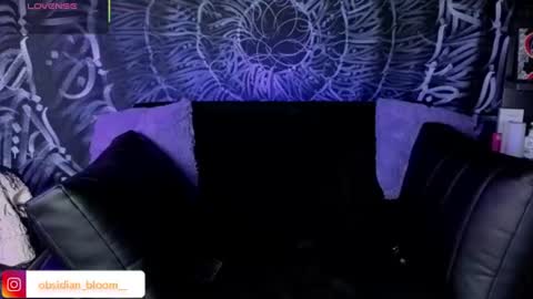 alison_wynter online show from August 4, 3:56 am