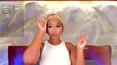 Alison Moon  online show from December 18, 10:25 pm