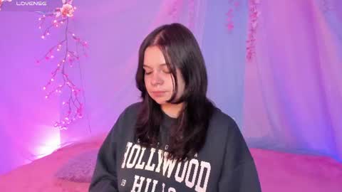 Mia online show from July 16, 3:55 am