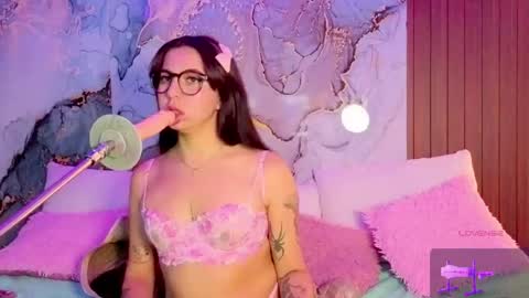 Mia online show from April 24, 9:06 pm