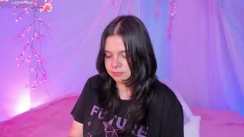 Mia online show from July 8, 7:32 am