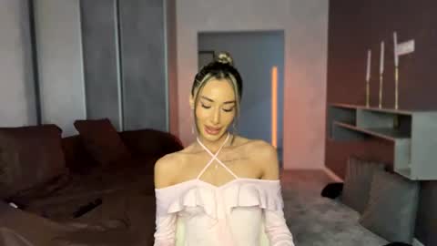 Alissa online show from June 24, 3:44 pm