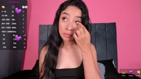 Snapshot of alissarose_ chatting on December 3, 12:33 am Mara Isabel online show from December 3, 12:33 am