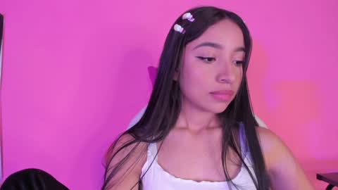 Snapshot of alissarose_ chatting on December 9, 11:45 pm Mara Isabel online show from December 9, 11:45 pm