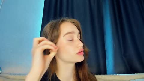 Alivia online show from May 12, 8:44 am