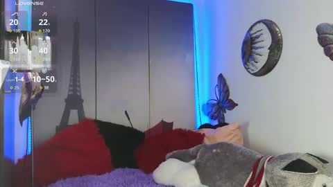 alix_kitty_ online show from May 15, 11:18 pm