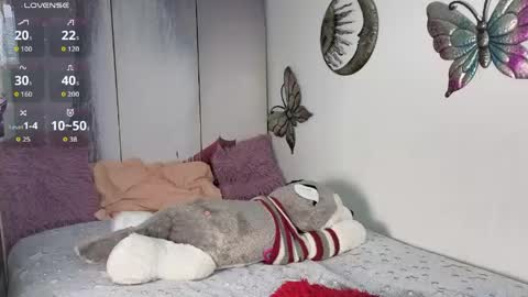 alix_kitty_ online show from June 6, 11:22 pm