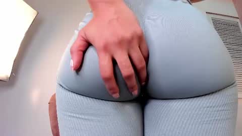alizza_ online show from July 28, 3:21 pm