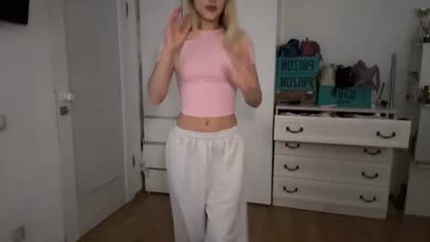 Kate online show from August 1, 3:25 pm
