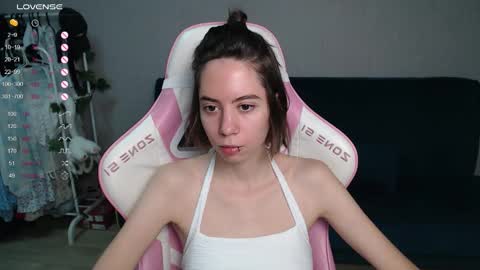 Snapshot of allie_hazie chatting on October 8, 12:26 am alice online show from October 8, 12:26 am
