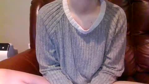 alliebearx online show from March 20, 4:23 pm
