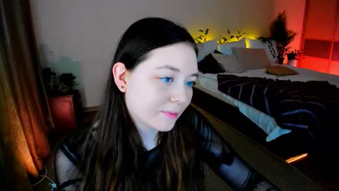 alluringeyess online show from February 8, 5:05 pm