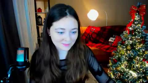 alluringeyess online show from January 10, 5:28 pm