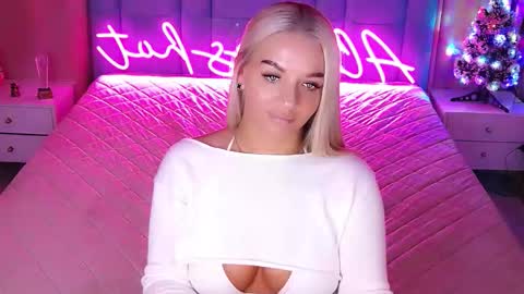 AlwaysHot online show from January 15, 2:17 am