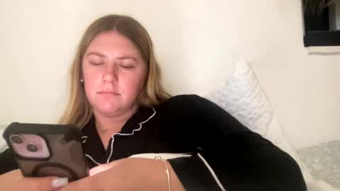 allyanalangel online show from February 2, 3:05 am