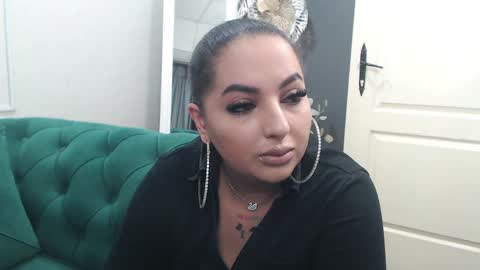         online show from April 29, 4:53 pm