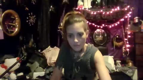 allymoon1369 online show from April 27, 6:32 am