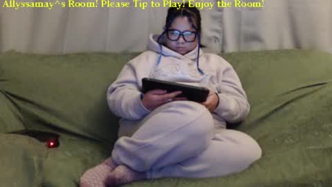 Snapshot of allyssamay chatting on January 10, 4:22 am Allyssamay online show from January 10, 4:22 am
