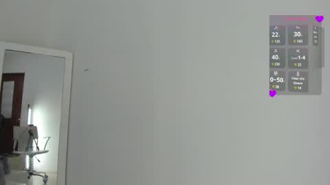 Snapshot of almasaennz chatting on December 14, 8:29 pm online show from December 14, 8:29 pm