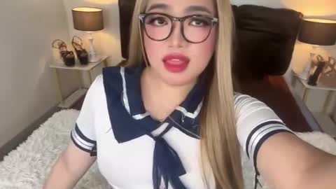 Almira online show from December 18, 5:01 am