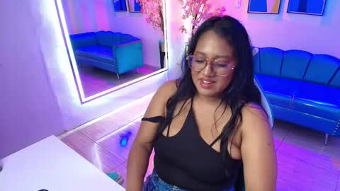 Alondra  online show from November 8, 4:50 am