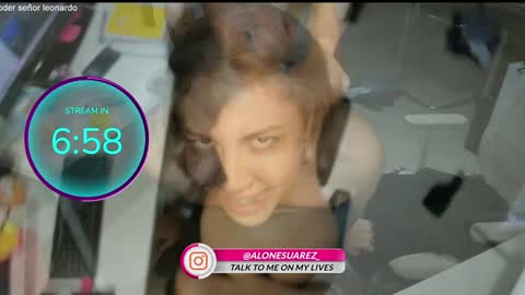 Snapshot of alondra_on_fire chatting on October 16, 3:03 pm Alondra Suarez online show from October 16, 3:03 pm