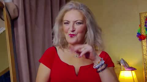 Alura Jenson online show from November 12, 9:02 pm