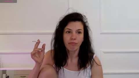 alyarei online show from May 5, 7:22 am