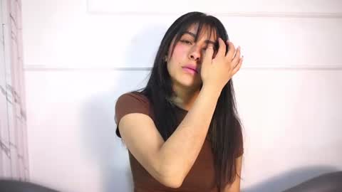 alyssa_joness online show from June 26, 5:20 am