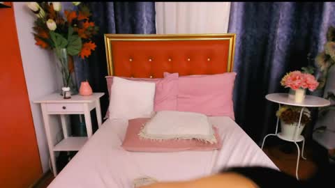 Alyssa online show from April 29, 7:44 am