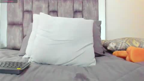 alyssia online show from July 28, 7:39 pm
